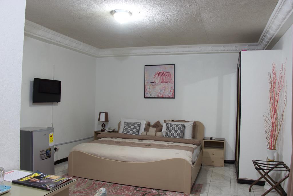 Hill View Hotel Mccarthy Hills Botianaw Dış mekan fotoğraf