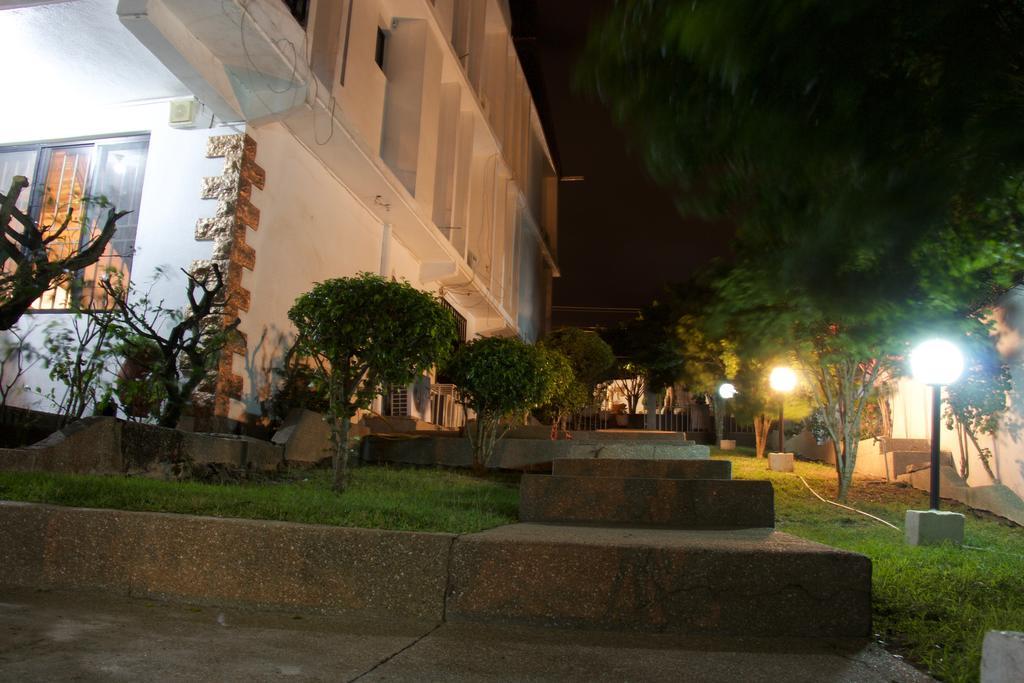 Hill View Hotel Mccarthy Hills Botianaw Dış mekan fotoğraf