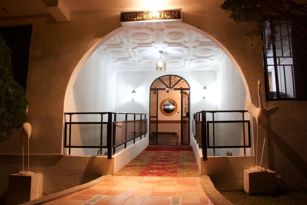 Hill View Hotel Mccarthy Hills Botianaw Dış mekan fotoğraf