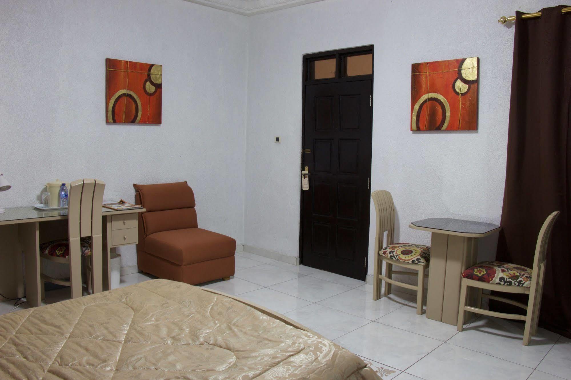 Hill View Hotel Mccarthy Hills Botianaw Dış mekan fotoğraf