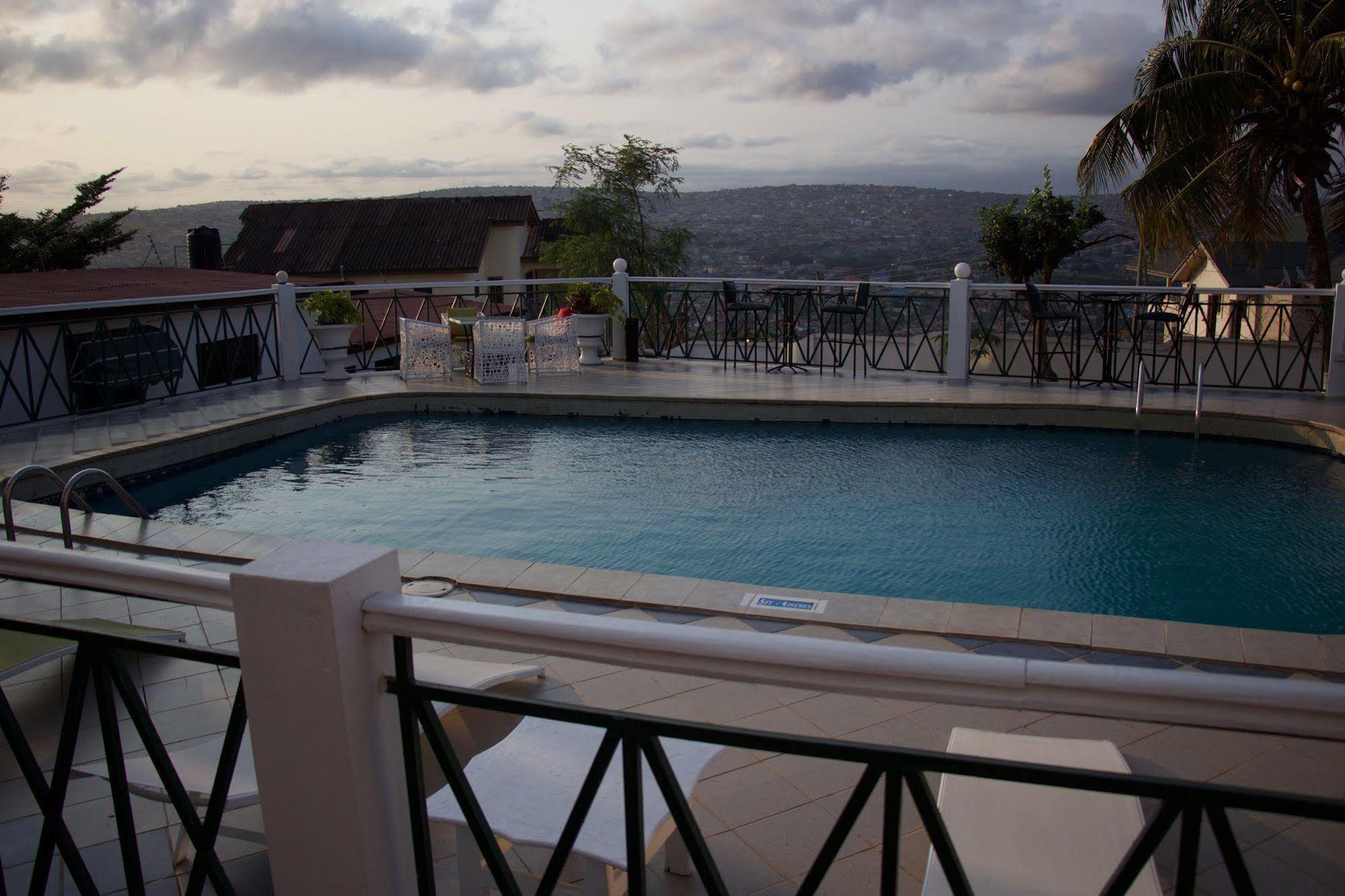 Hill View Hotel Mccarthy Hills Botianaw Dış mekan fotoğraf
