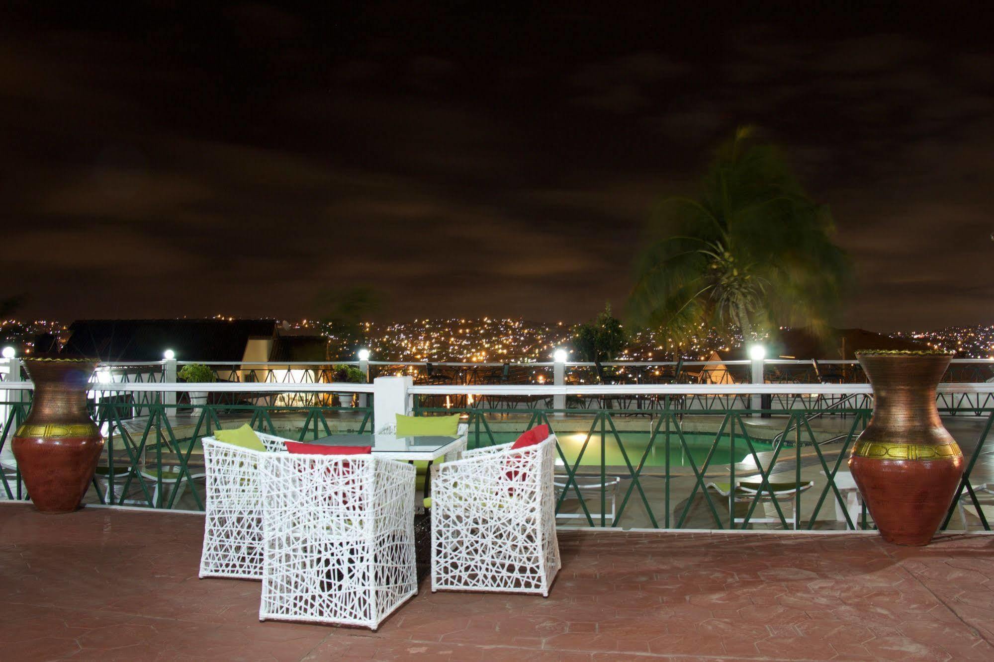 Hill View Hotel Mccarthy Hills Botianaw Dış mekan fotoğraf